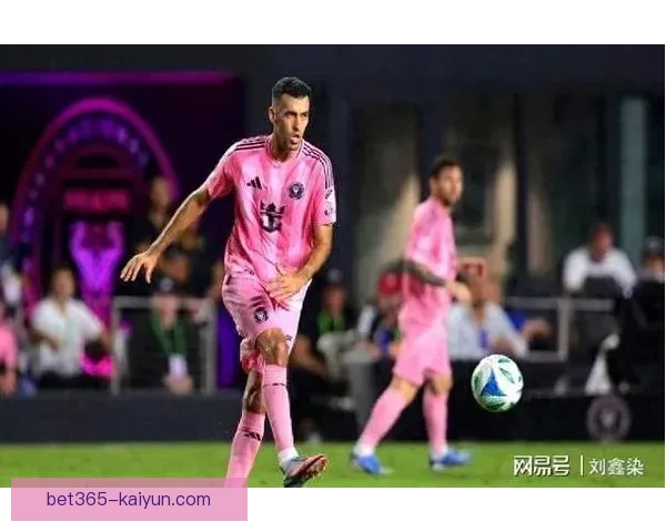 布斯克茨在本赛季展现出稳定的节奏控制，表现备受关注。