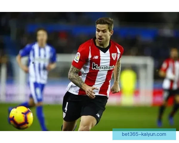 伊尼戈·马丁内斯在西班牙国家队表现稳健，展现出强大的竞争力